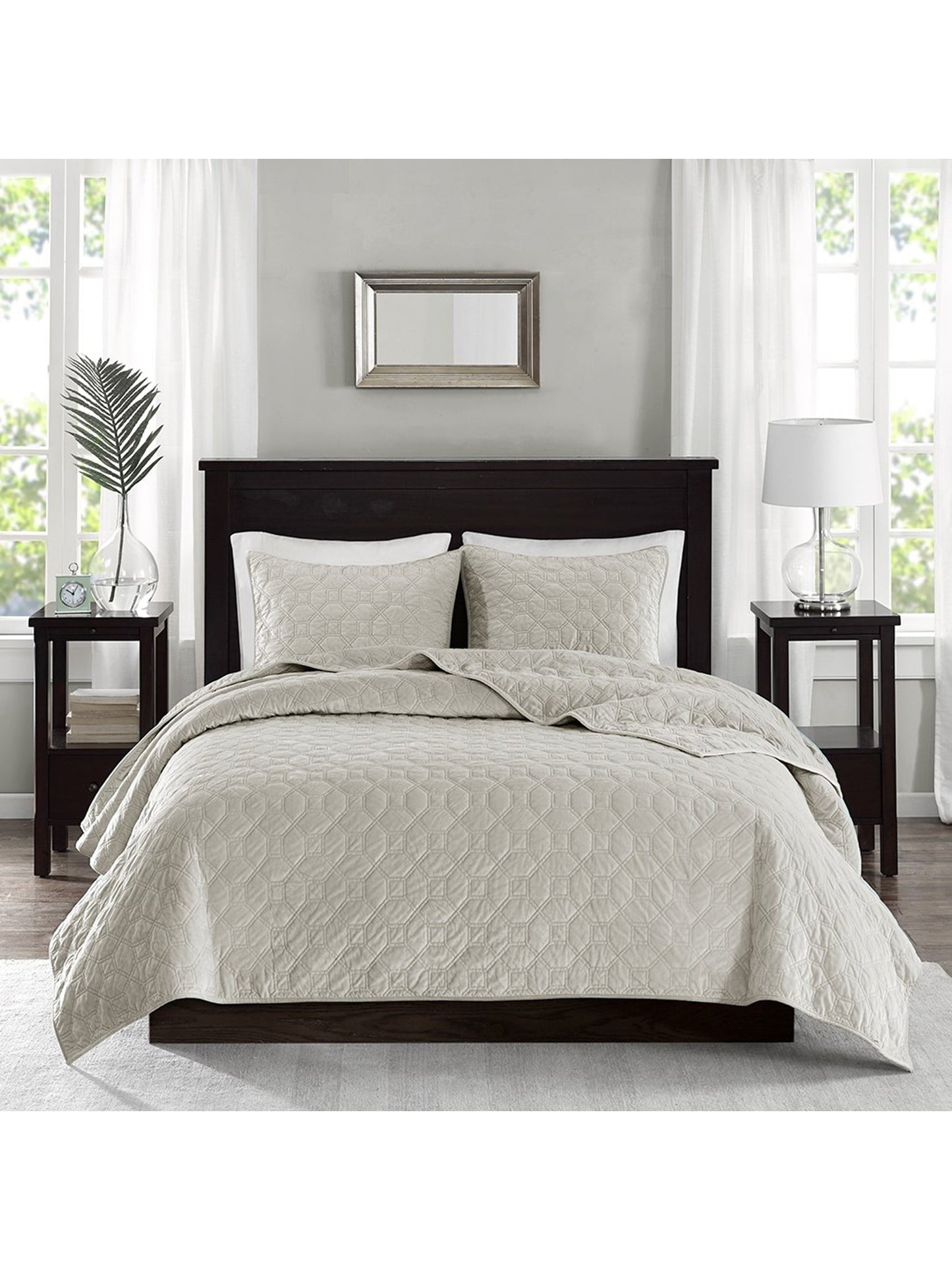 Ivory Velvet Quilt Set (2 Sizes)