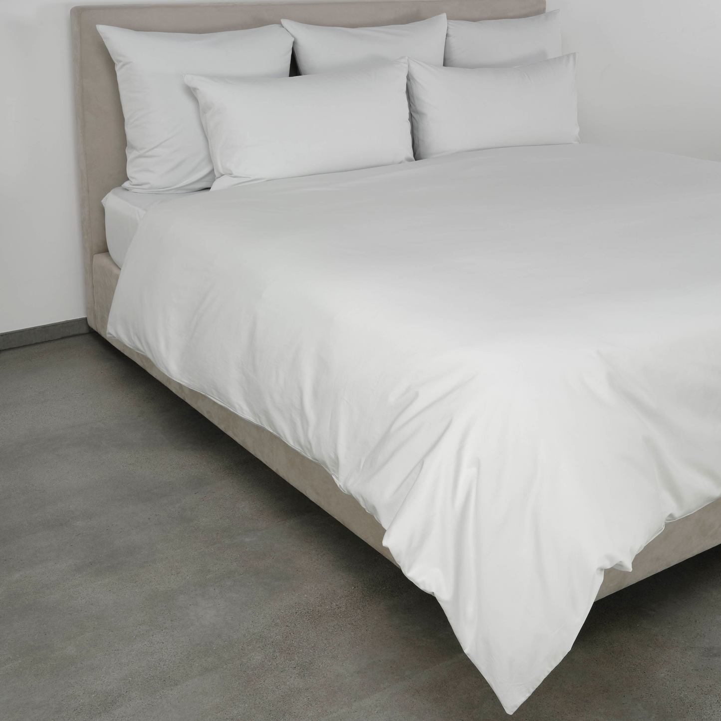 Pillowcases of Celso de Lemos Estrela Collection with Perle Color