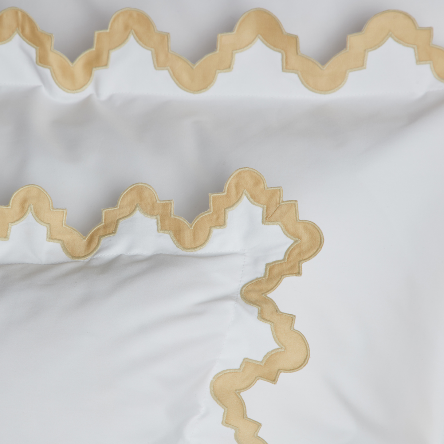 Matouk Aziza Bedding - Silver