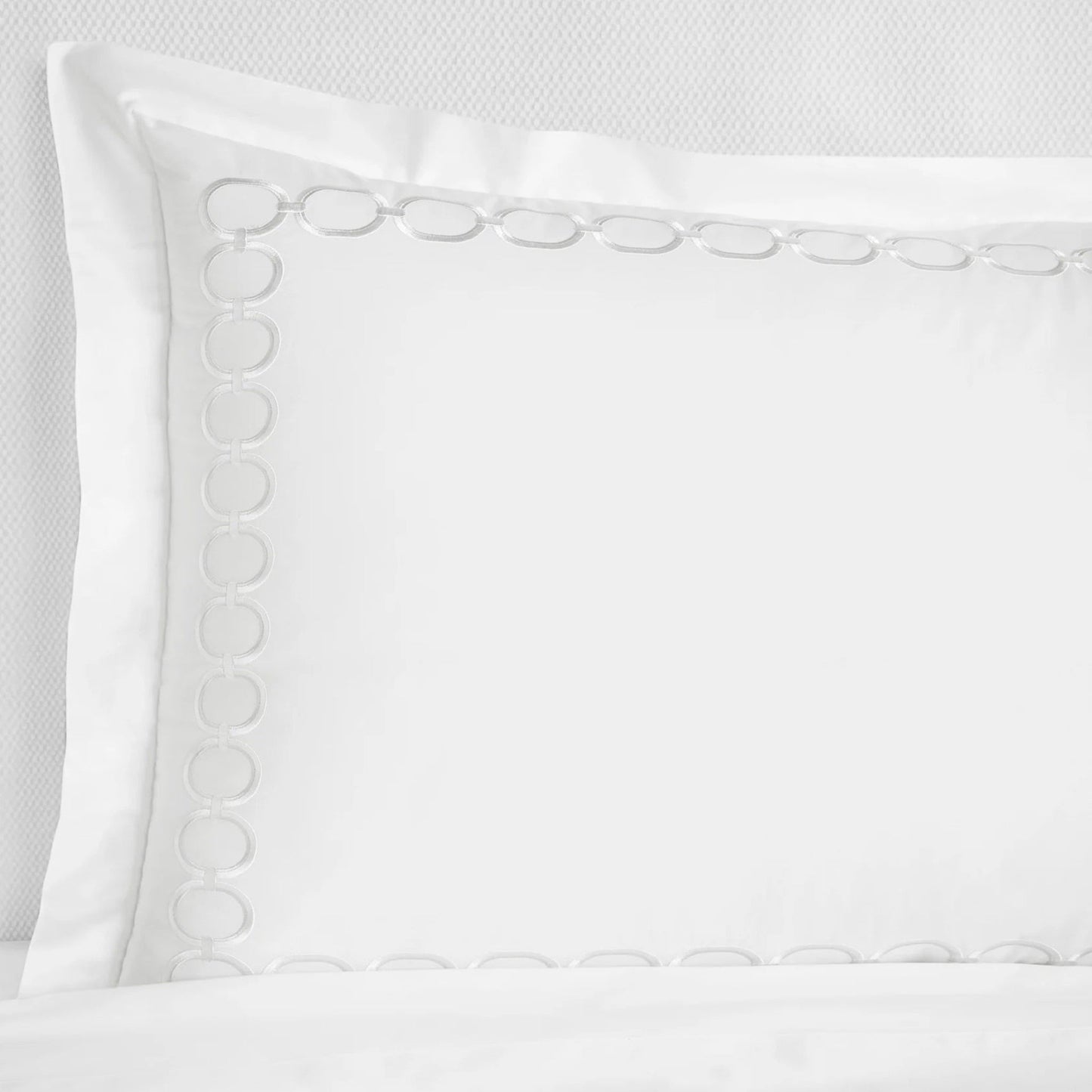 Sham of Sferra Catena Bedding in Color White/Lunar