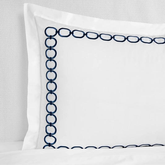 Sham of Sferra Catena Bedding in Color White/Navy