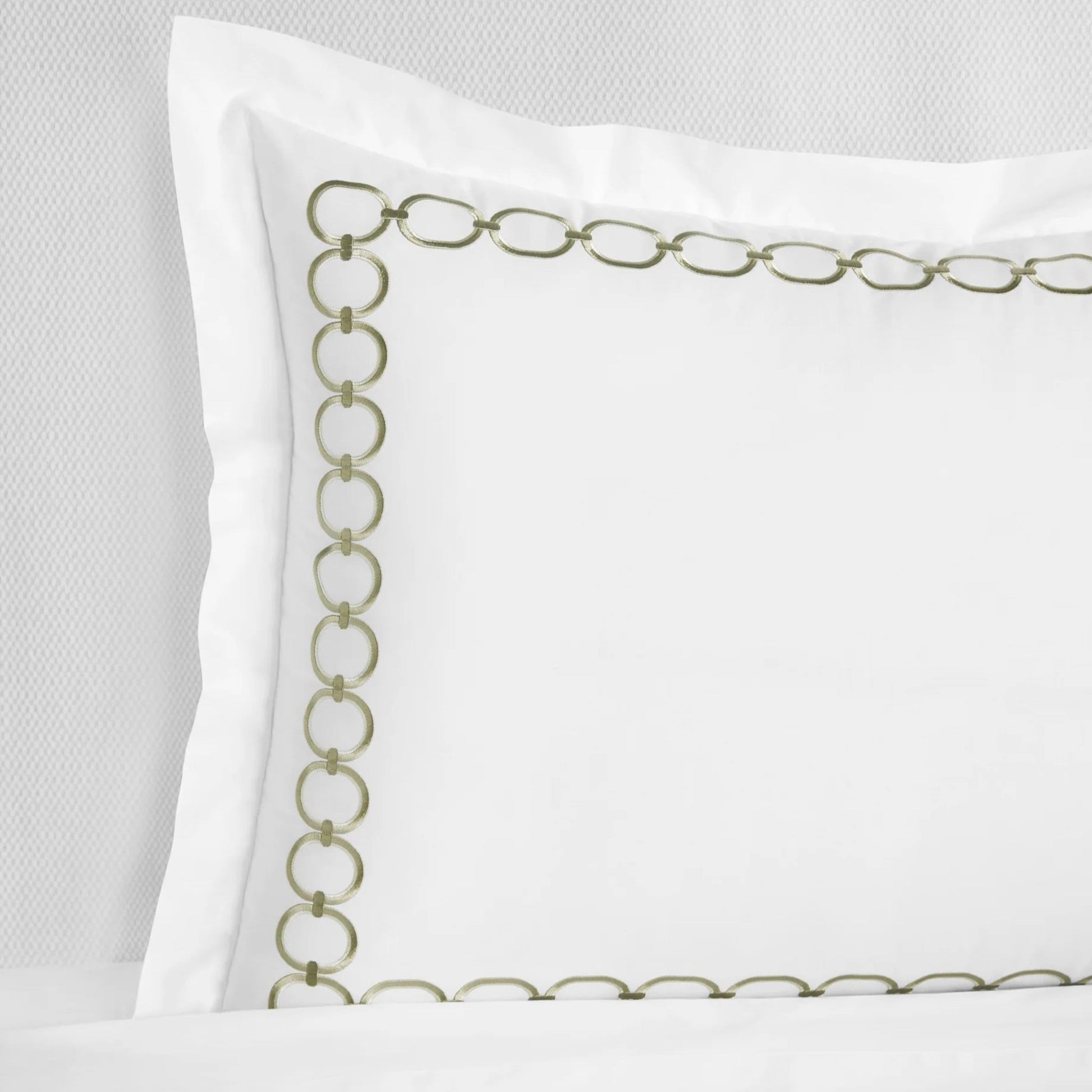Sham of Sferra Catena Bedding in Color White/Willow