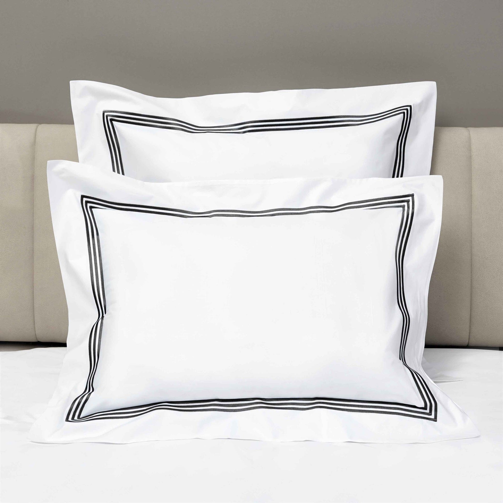Shams of Signoria Platinum Percale Bedding in White/Black Color