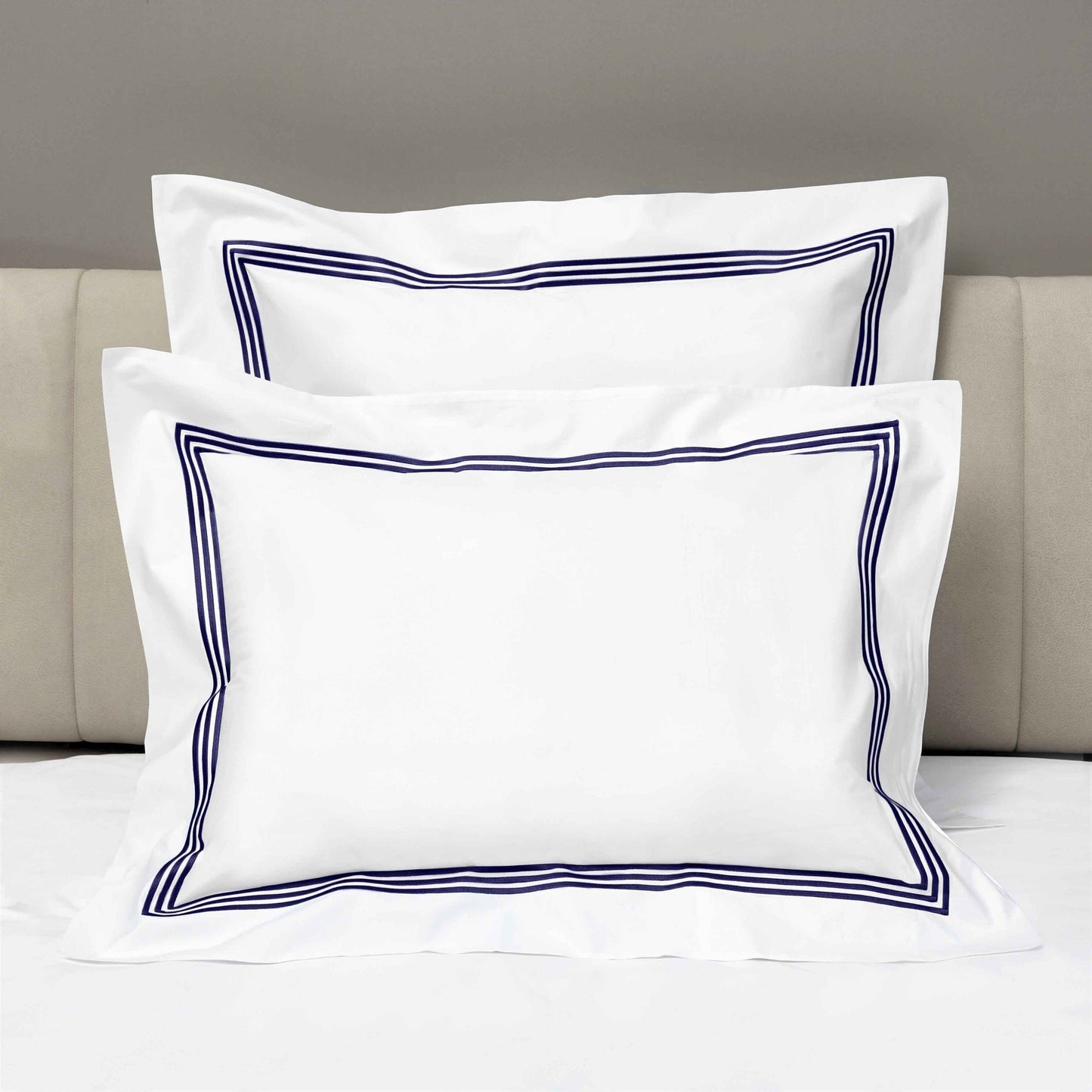 Shams of Signoria Platinum Percale Bedding in White/Midnight Blue Color
