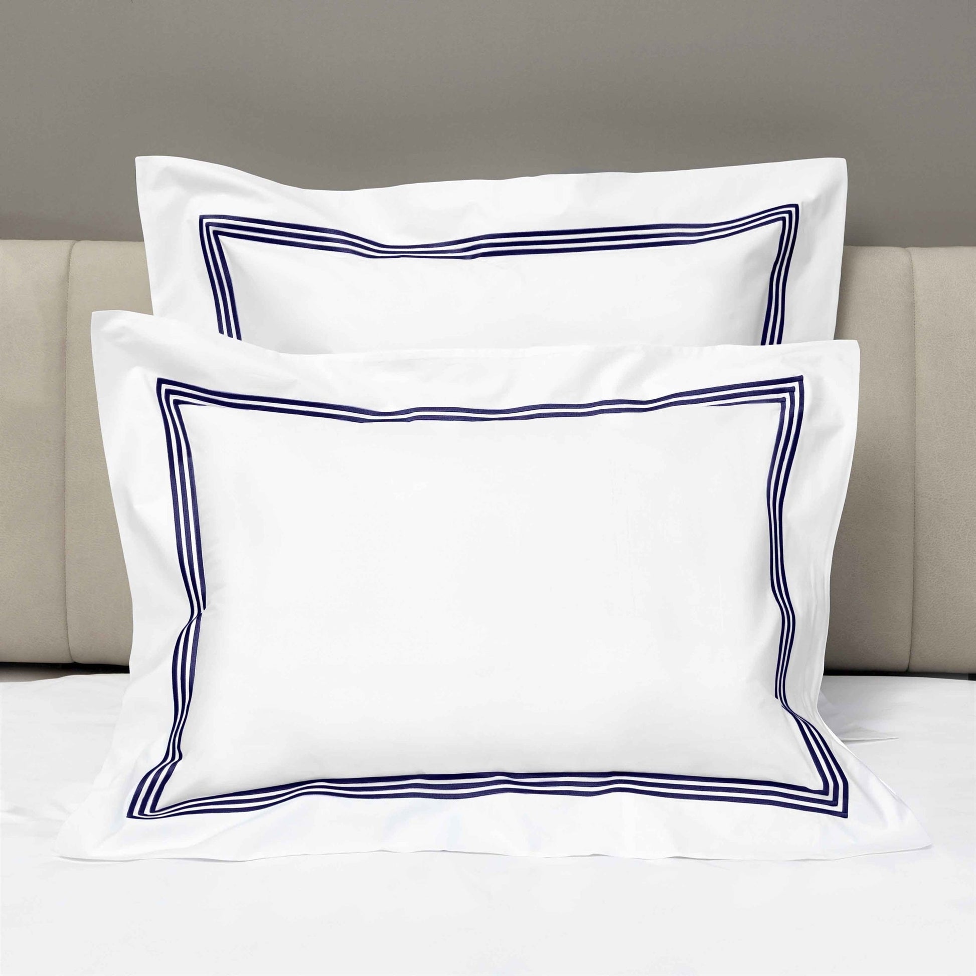 Shams of Signoria Platinum Percale Bedding in White/Midnight Blue Color